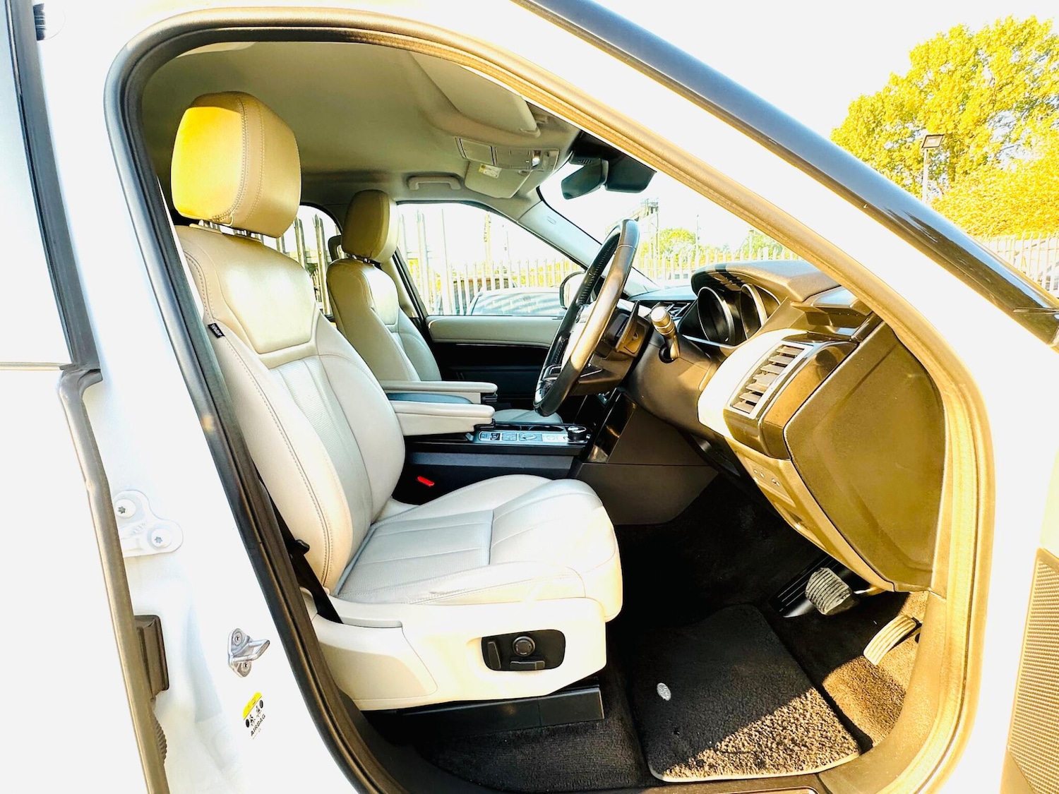 Used Land Rover Discovery 2017 for sale - 75866687: Photo 19