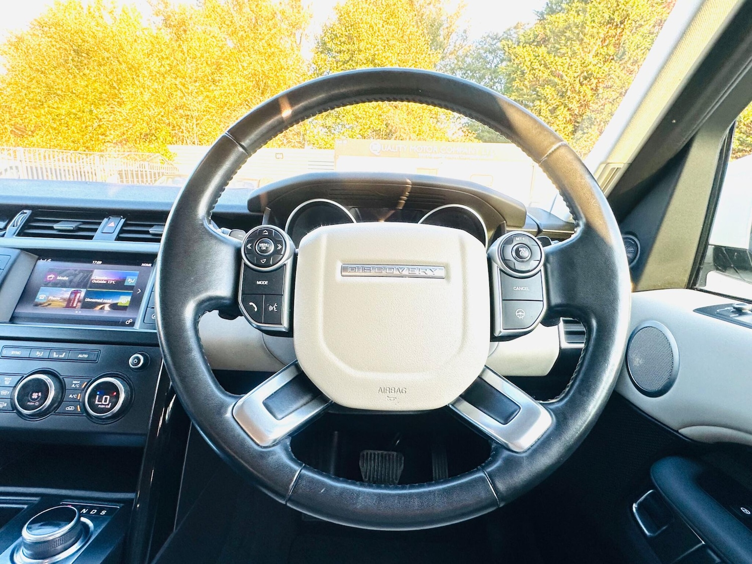 Used Land Rover Discovery 2017 for sale - 75866687: Photo 30