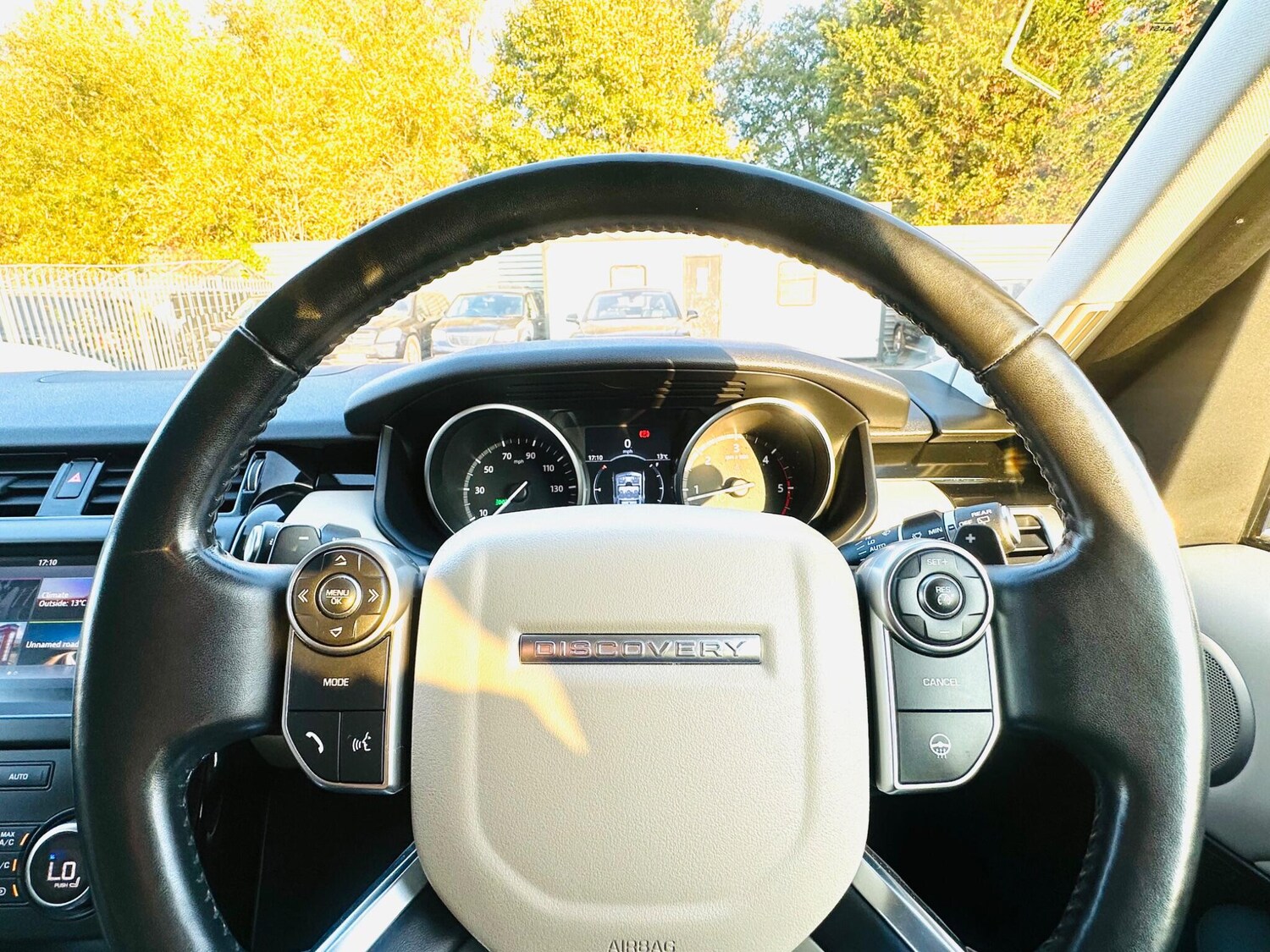 Used Land Rover Discovery 2017 for sale - 75866687: Photo 31