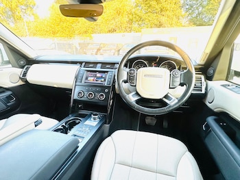 Used Land Rover Discovery 2017 for sale - 75866687: Photo