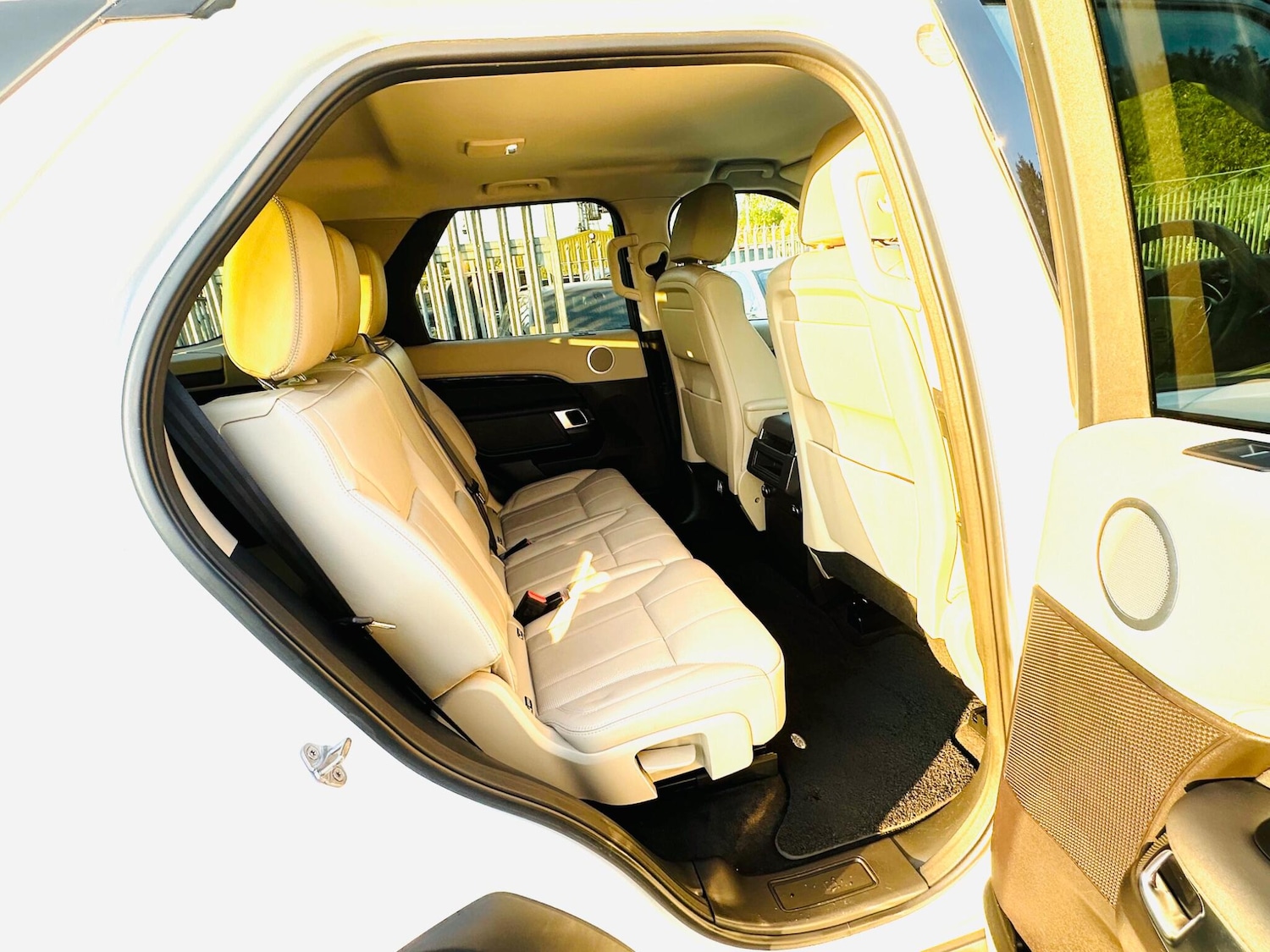 Used Land Rover Discovery 2017 for sale - 75866687: Photo 4