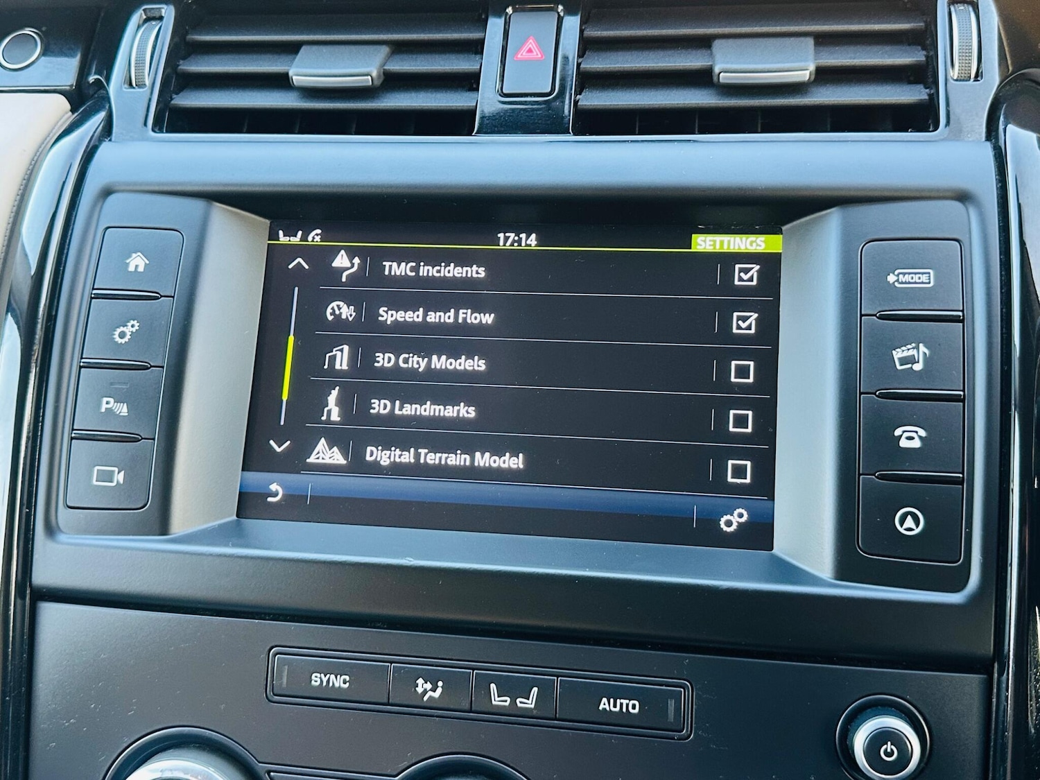 Used Land Rover Discovery 2017 for sale - 75866687: Photo 61