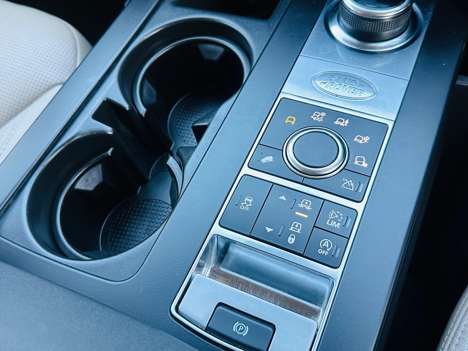 Used Land Rover Discovery 2017 for sale - 75866687: Photo 64