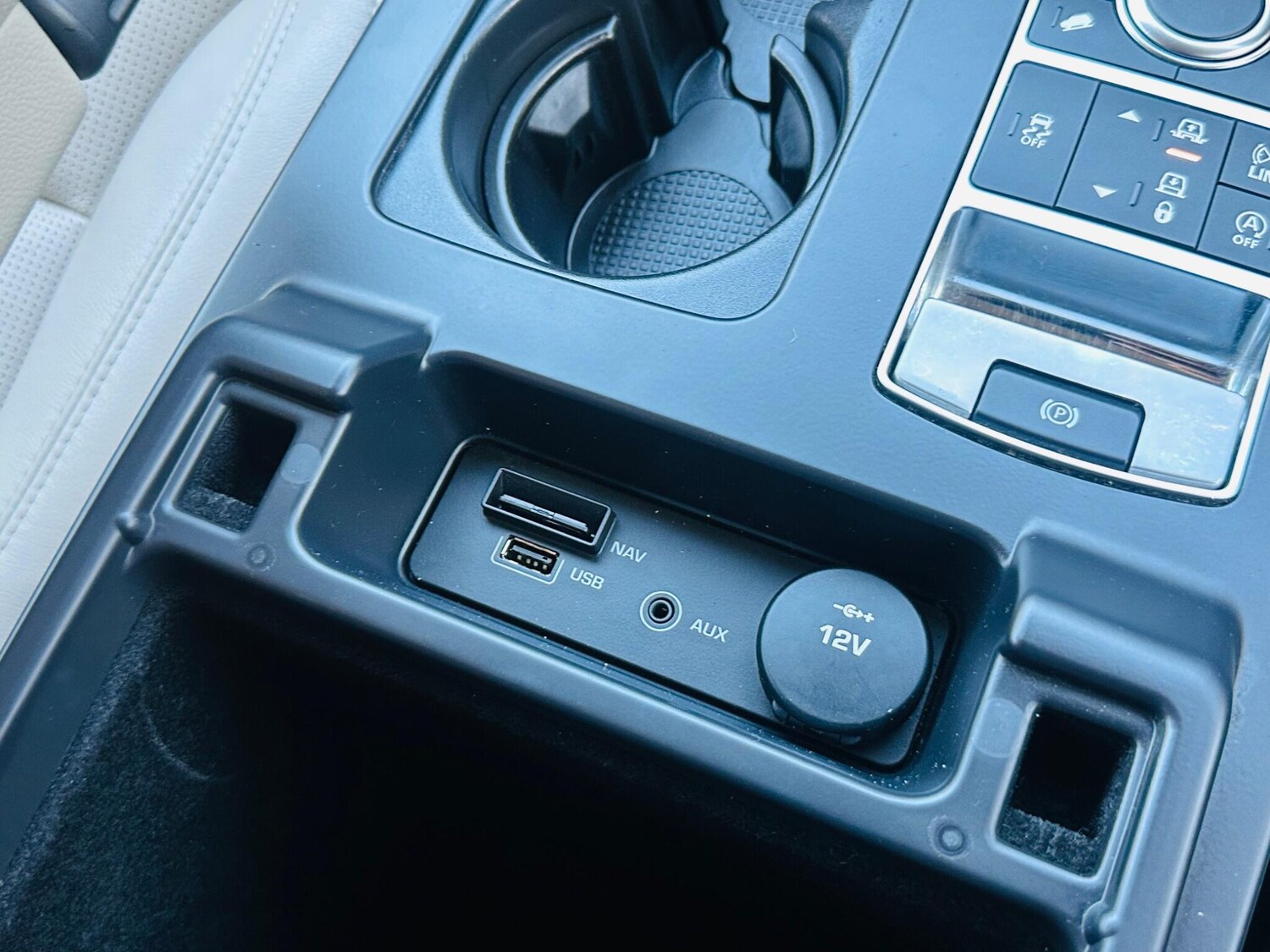 Used Land Rover Discovery 2017 for sale - 75866687: Photo 65