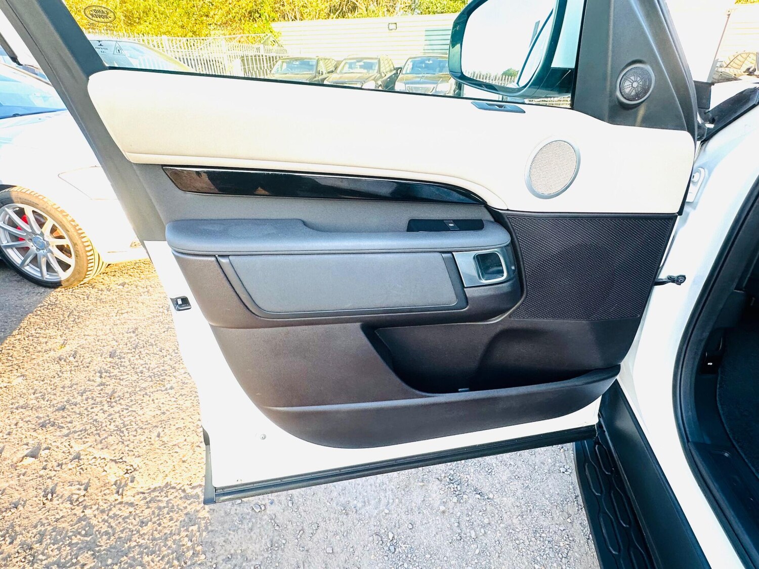 Used Land Rover Discovery 2017 for sale - 75866687: Photo 67