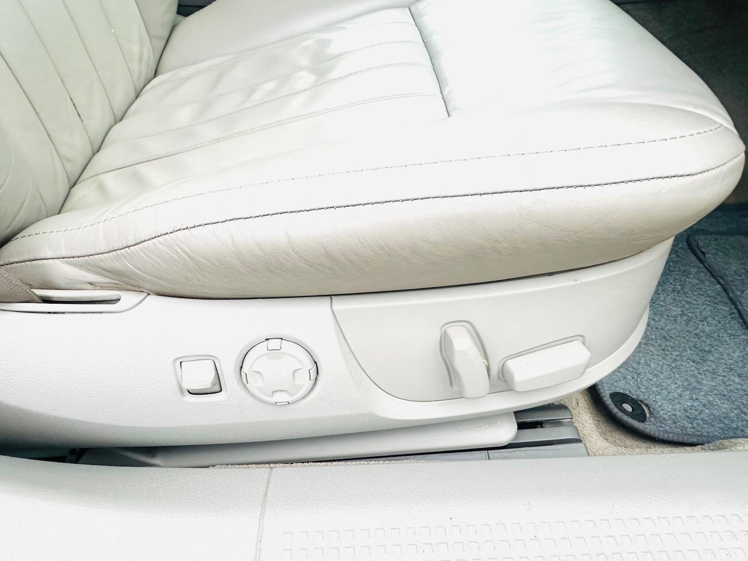 Used Audi A8 2008 for sale - 76671345: Photo 14