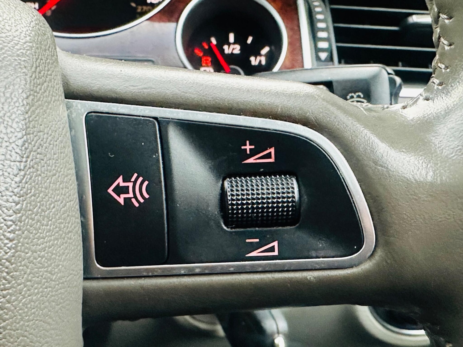 Used Audi A8 2008 for sale - 76671345: Photo 26