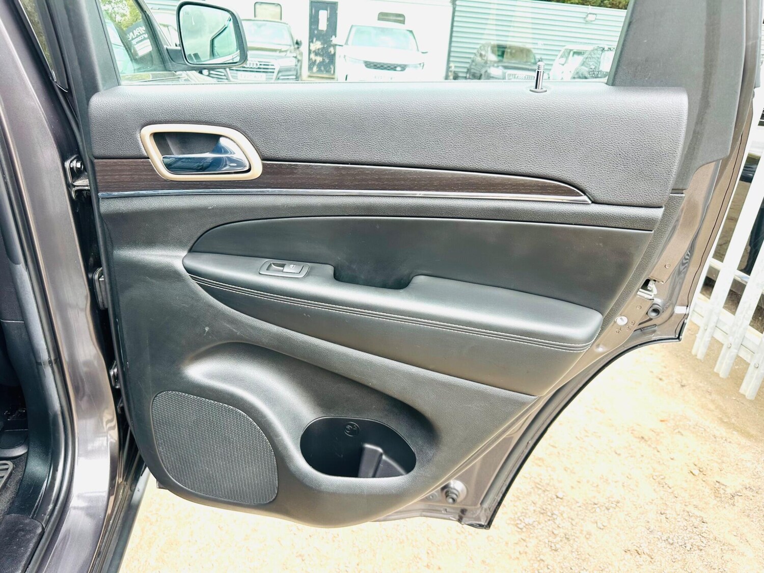 Used Jeep Grand Cherokee 2014 for sale - 77574585: Photo 65