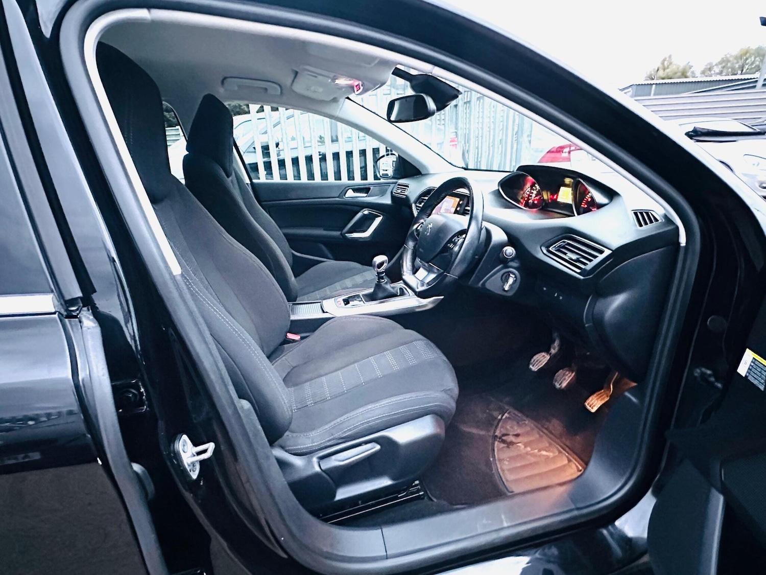 Used Peugeot 308 2016 for sale - 76175511: Photo 13