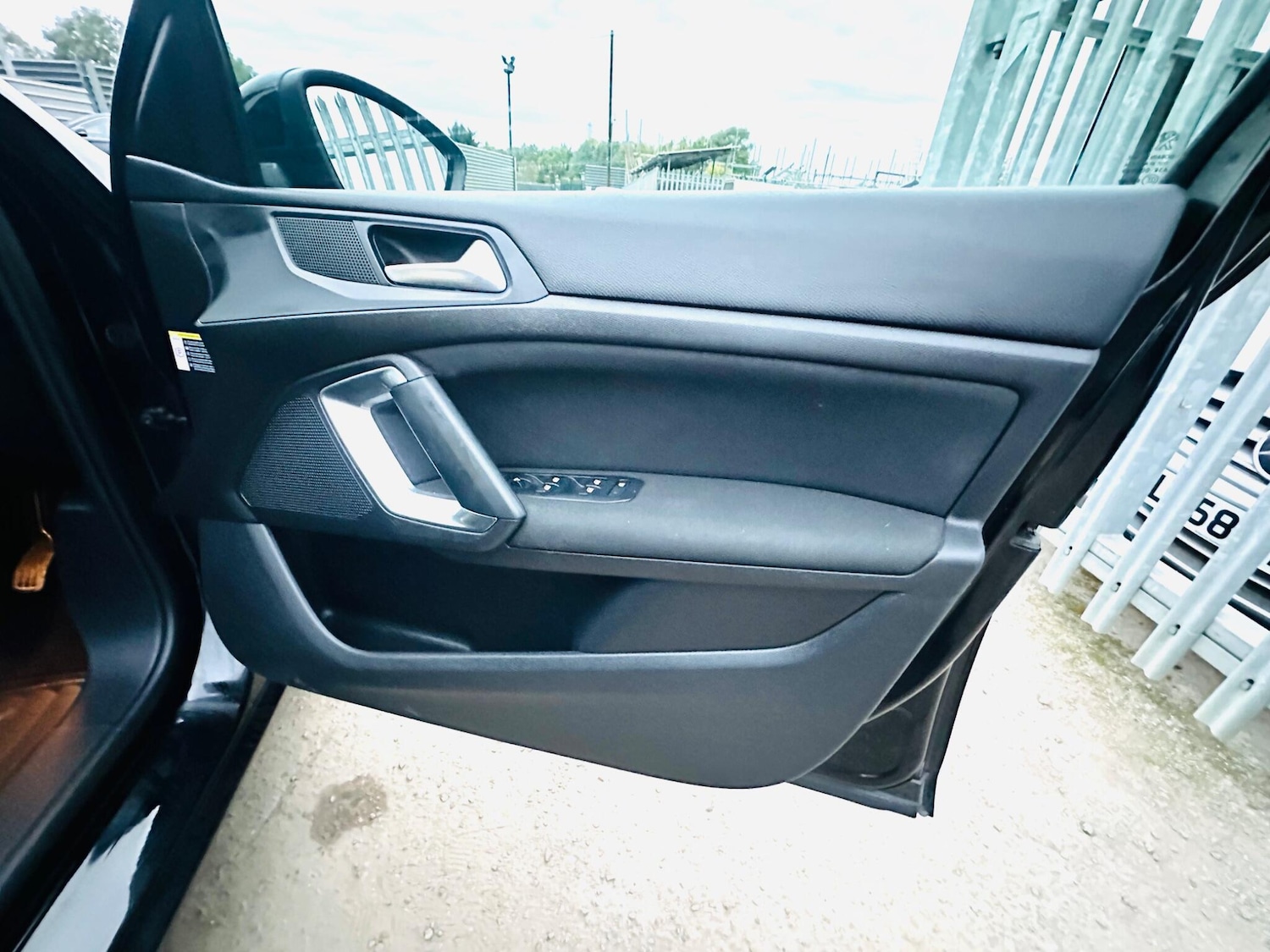 Used Peugeot 308 2016 for sale - 76175511: Photo 17