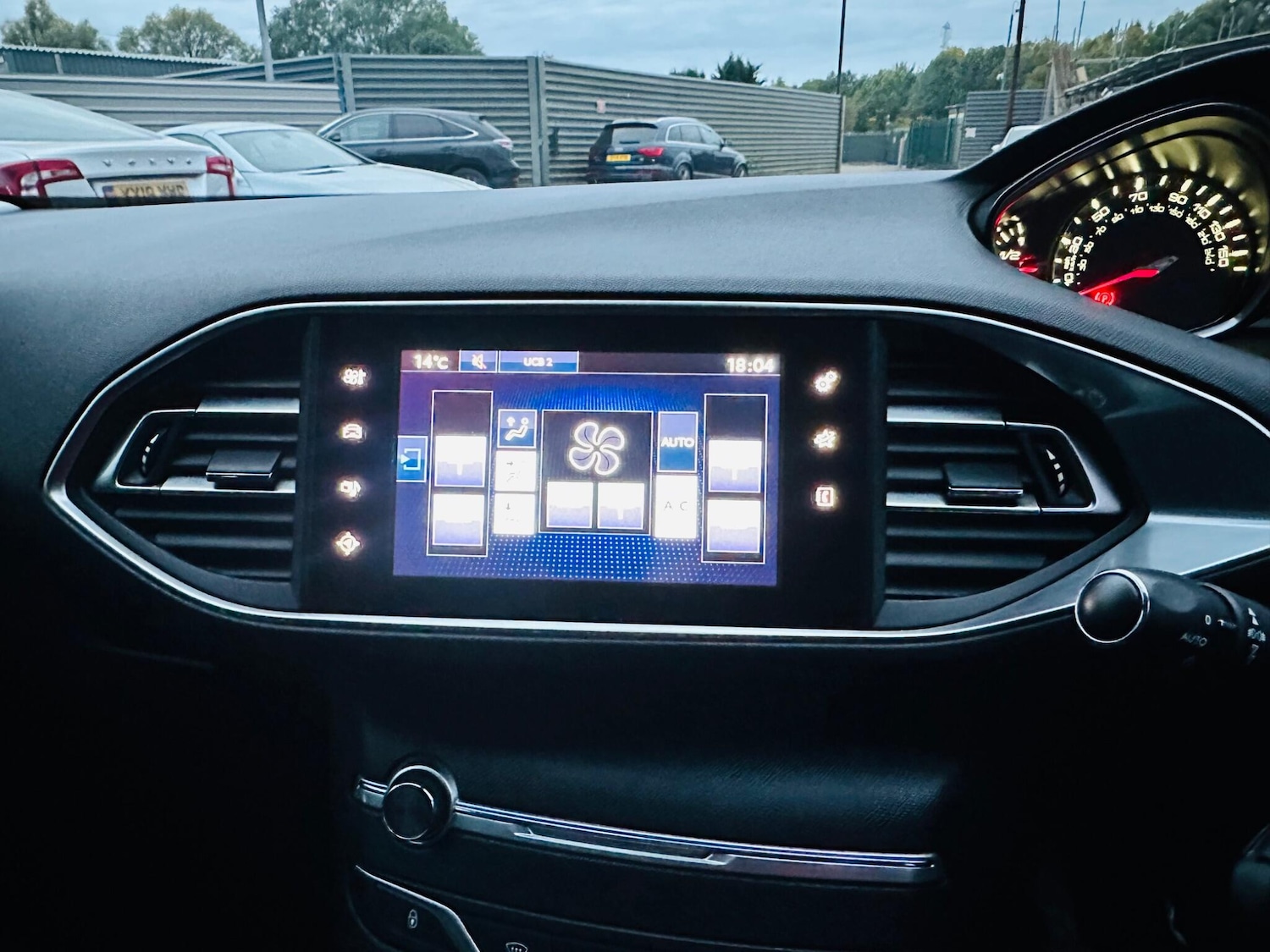 Used Peugeot 308 2016 for sale - 76175511: Photo 26