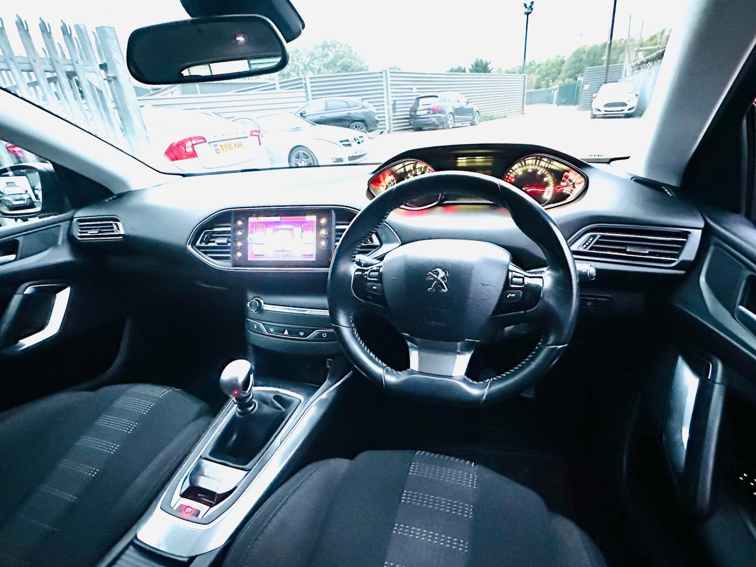 Used Peugeot 308 2016 for sale - 76175511: Photo 3