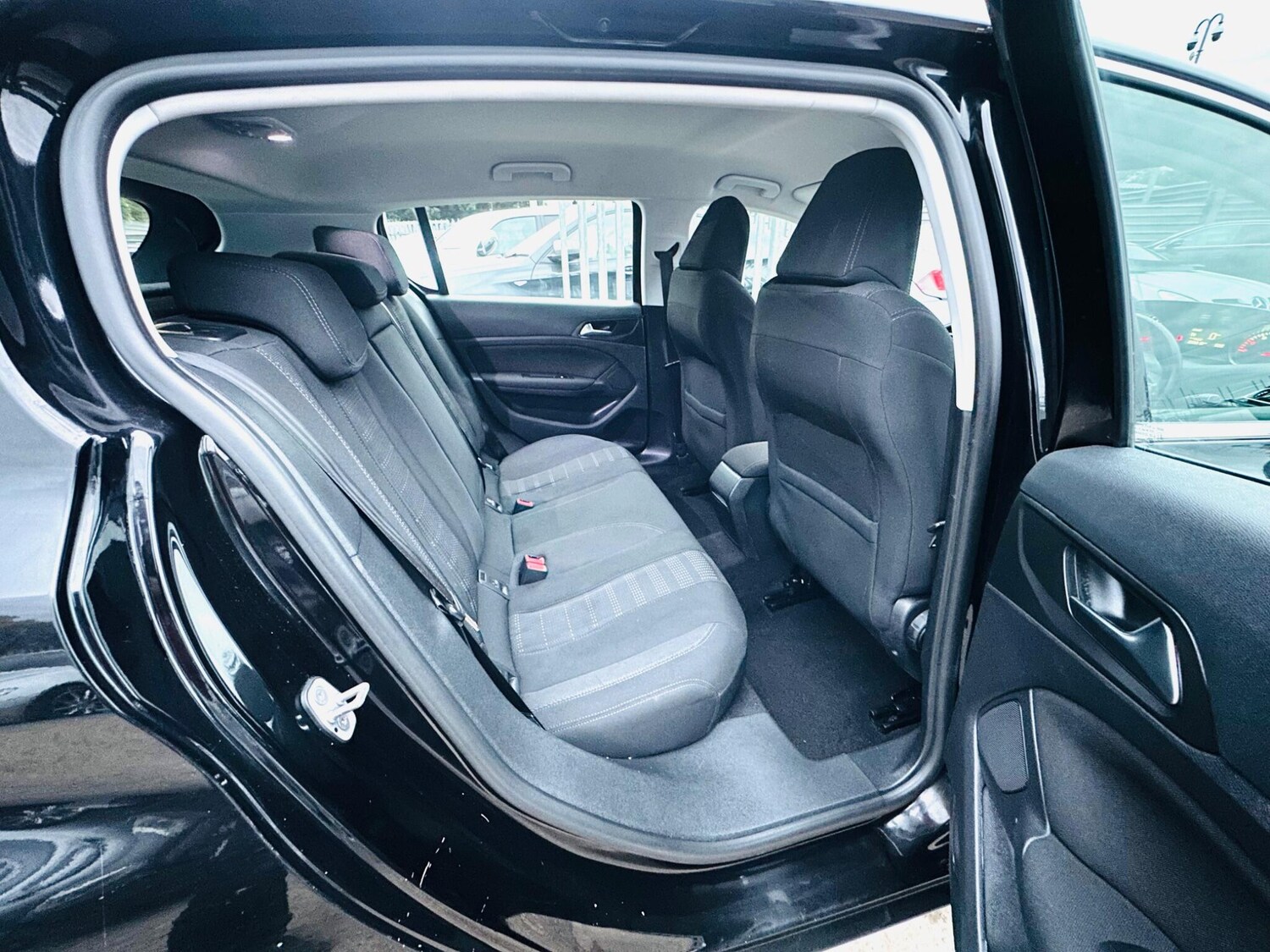 Used Peugeot 308 2016 for sale - 76175511: Photo 4