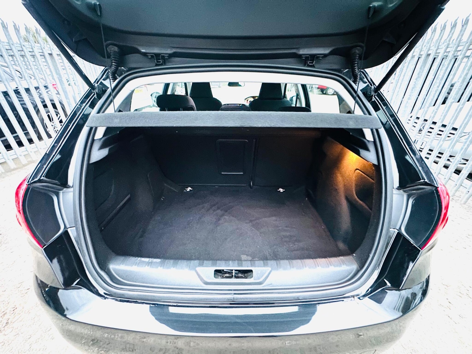 Used Peugeot 308 2016 for sale - 76175511: Photo 52