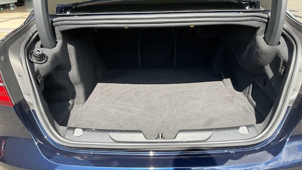 Used Jaguar XE 2023 for sale - 75580963: Photo 10