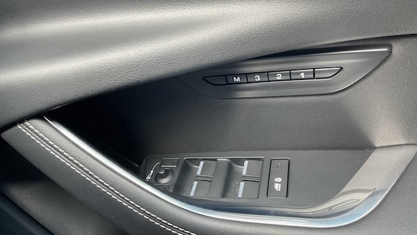 Used Jaguar XE 2023 for sale - 75580963: Photo 25