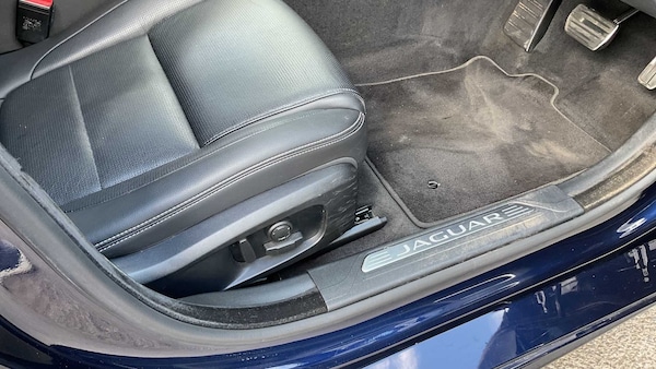 Used Jaguar XE 2023 for sale - 75580963: Photo 31
