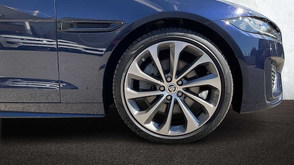 Used Jaguar XE 2023 for sale - 75580963: Photo 8