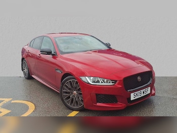 Used Jaguar XE 2019 for sale - 75555331: Photo