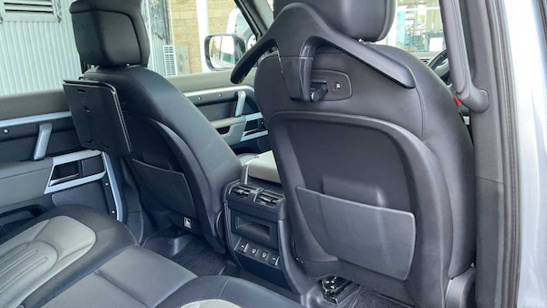 Used Land Rover Defender 2021 for sale - 75216716: Photo 32