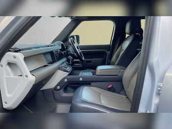 Used Land Rover Defender 2021 for sale - 75216716: Photo