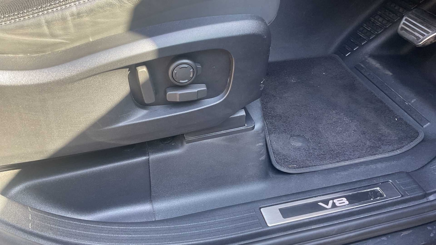 Vehicle 33