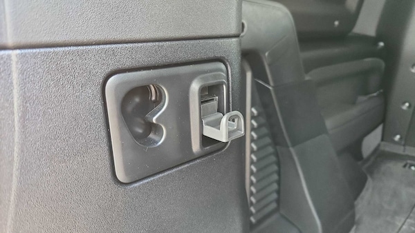 Used Land Rover Defender 90 2024 for sale - 75217630: Photo 27