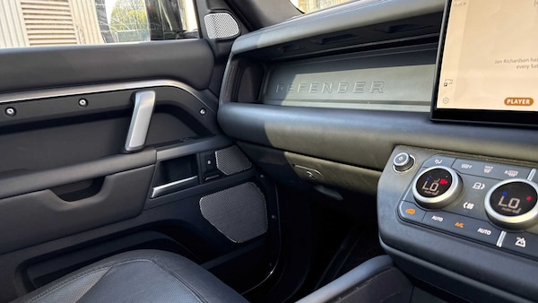 Used Land Rover Defender 2024 for sale - 75216985: Photo 32