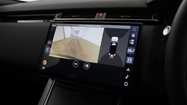 Used Land Rover Range Rover Velar 2023 for sale - 75603812: Photo 12