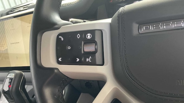 Used Land Rover Defender 90 2024 for sale - 75218572: Photo 26