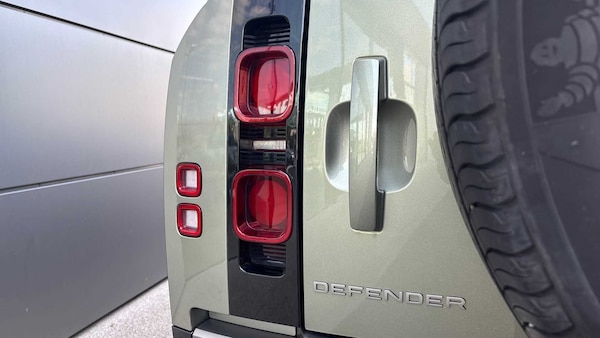 Used Land Rover Defender 2023 for sale - 75555368: Photo 19