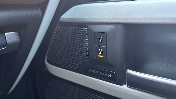 Used Land Rover Defender 2023 for sale - 75555368: Photo 24