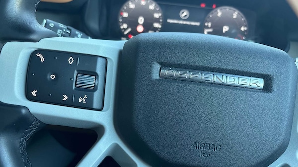 Used Land Rover Defender 2023 for sale - 75555368: Photo 30