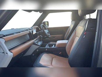 Used Land Rover Defender 2023 for sale - 75555368: Photo