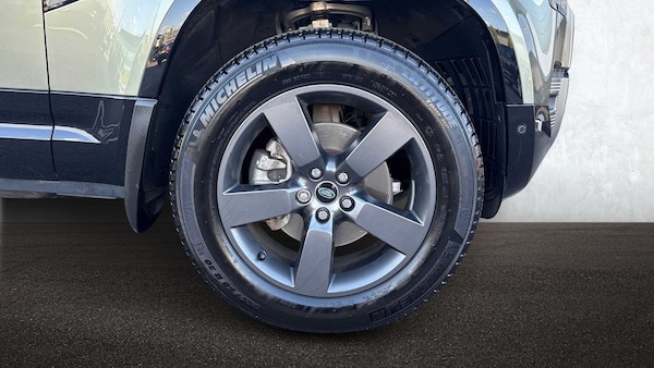 Used Land Rover Defender 2023 for sale - 75555368: Photo 8