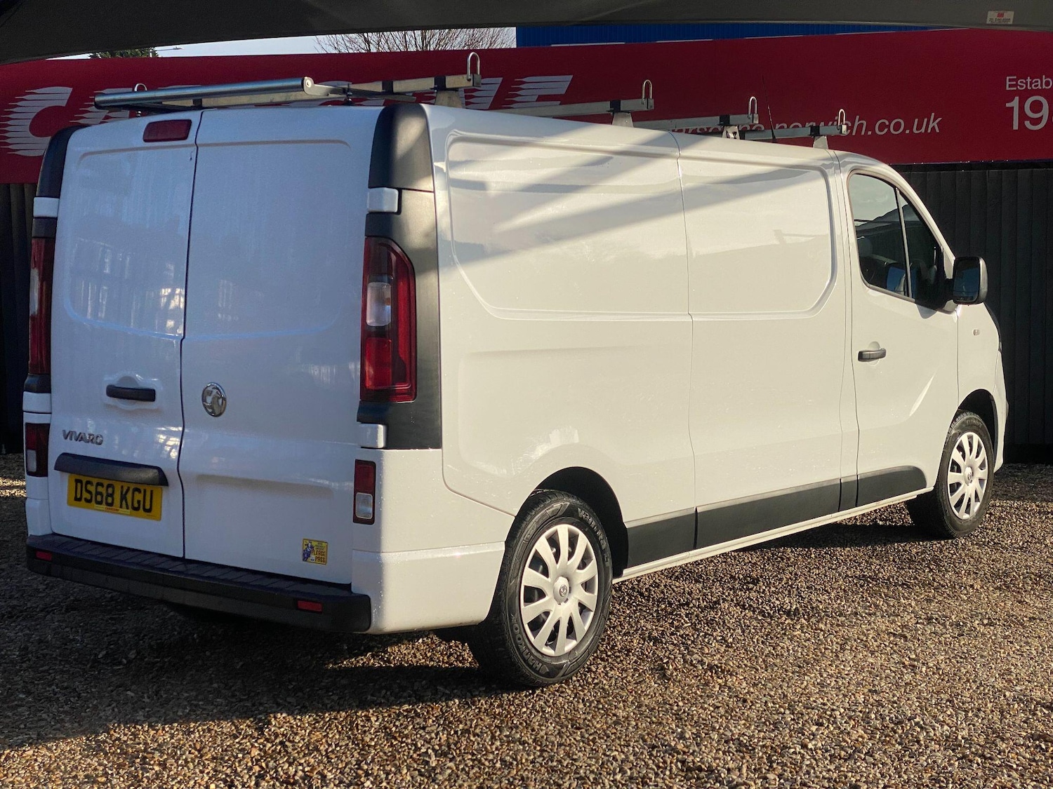 Used Vauxhall Vivaro 2018 for sale - 77021256: Photo 3