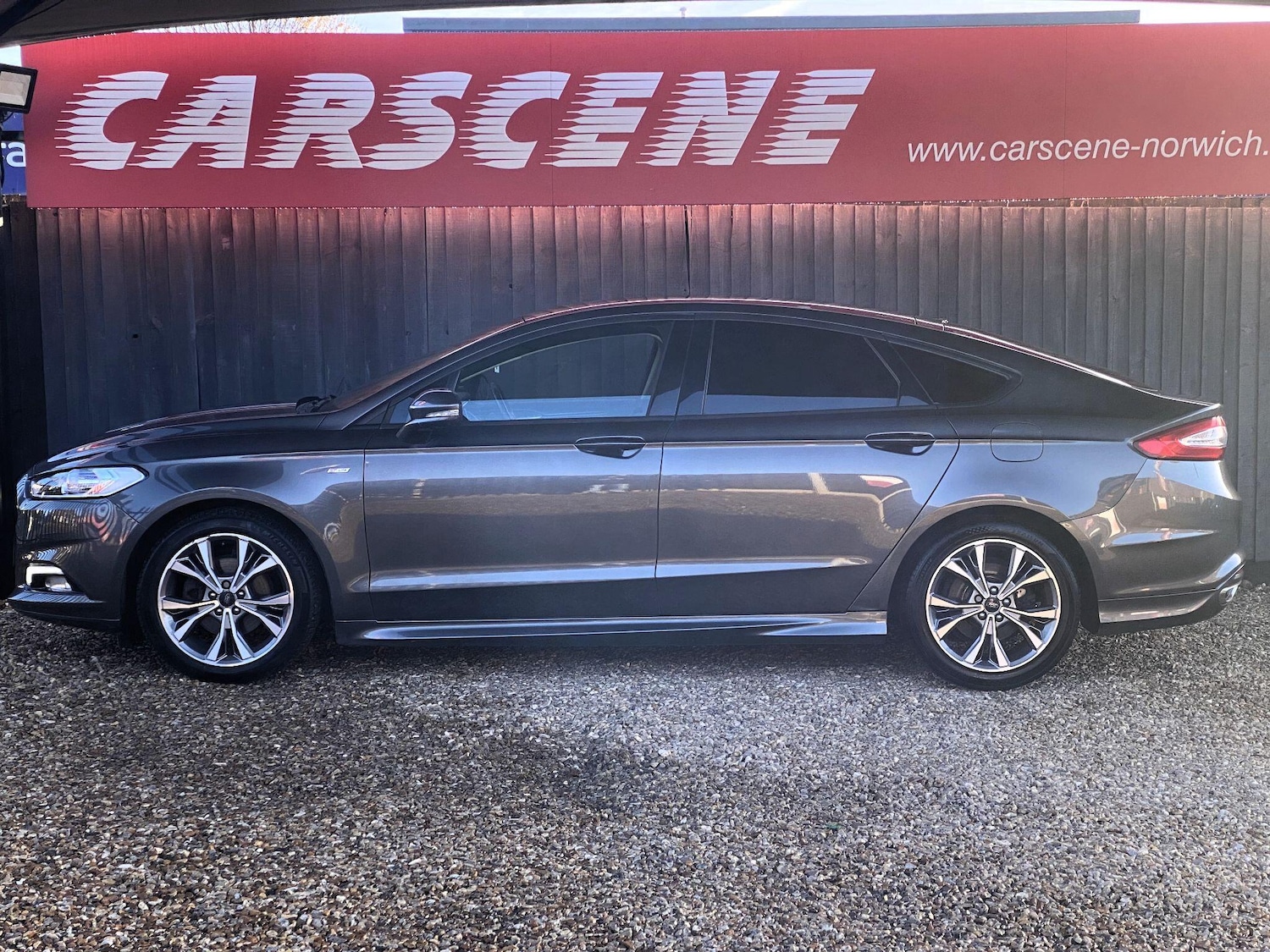 Used Ford Mondeo 2017 for sale - 76771916: Photo 7