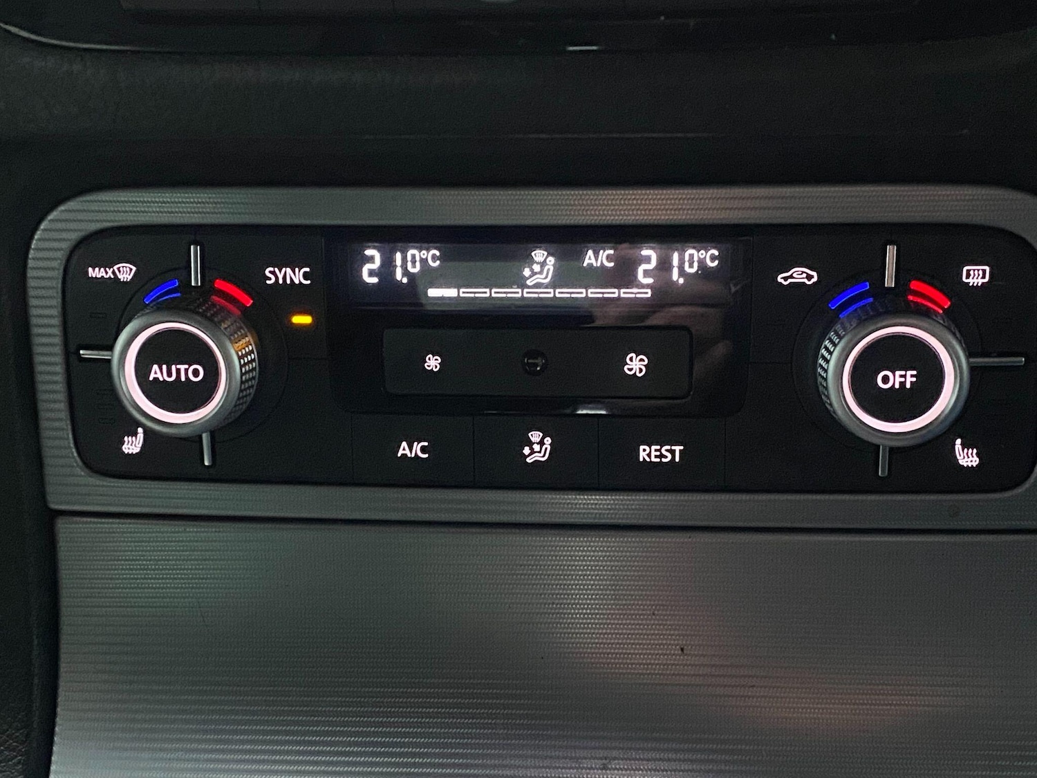 Used Volkswagen Touareg 2016 for sale - 77612285: Photo 33