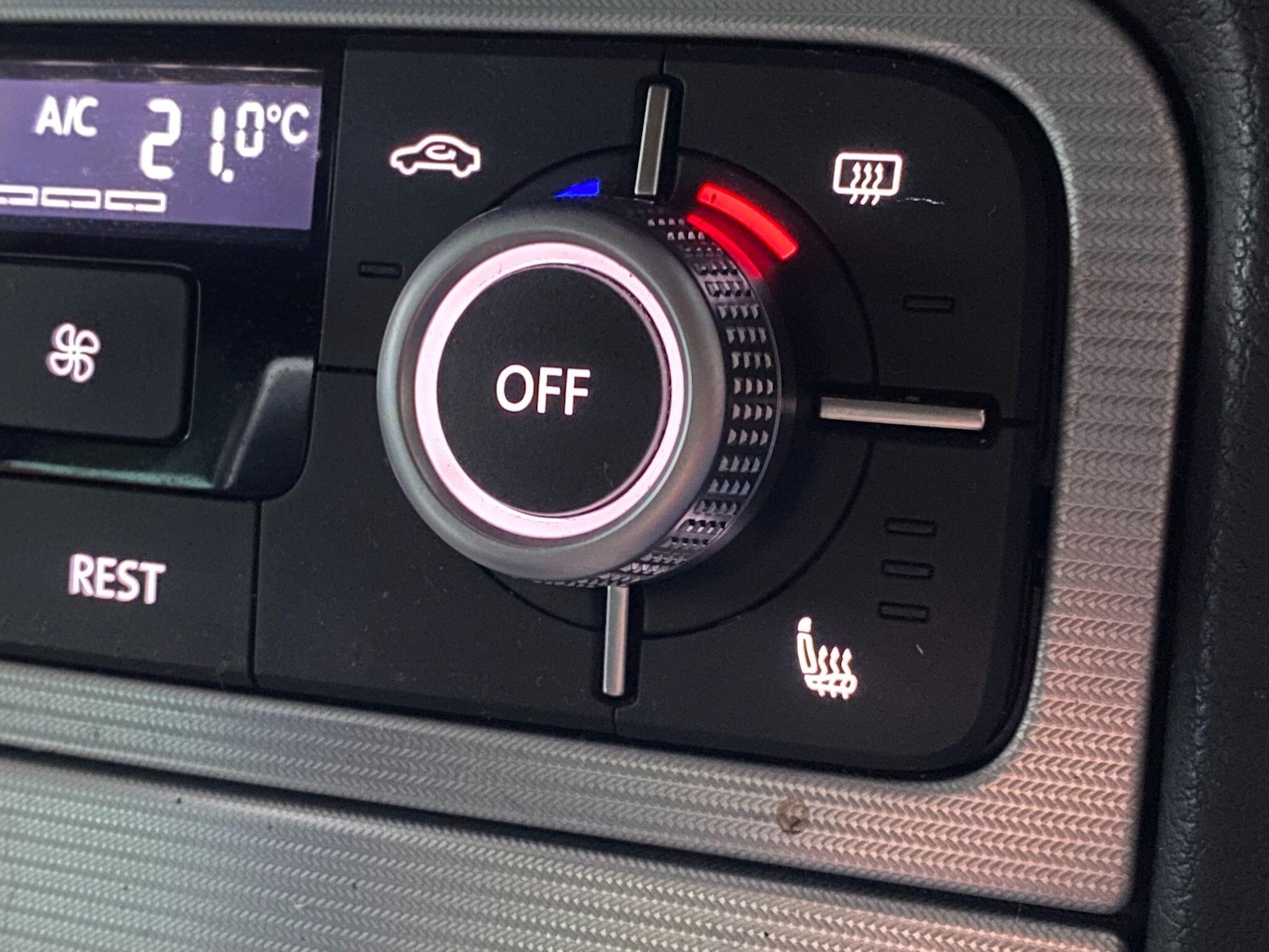 Used Volkswagen Touareg 2016 for sale - 77612285: Photo 34