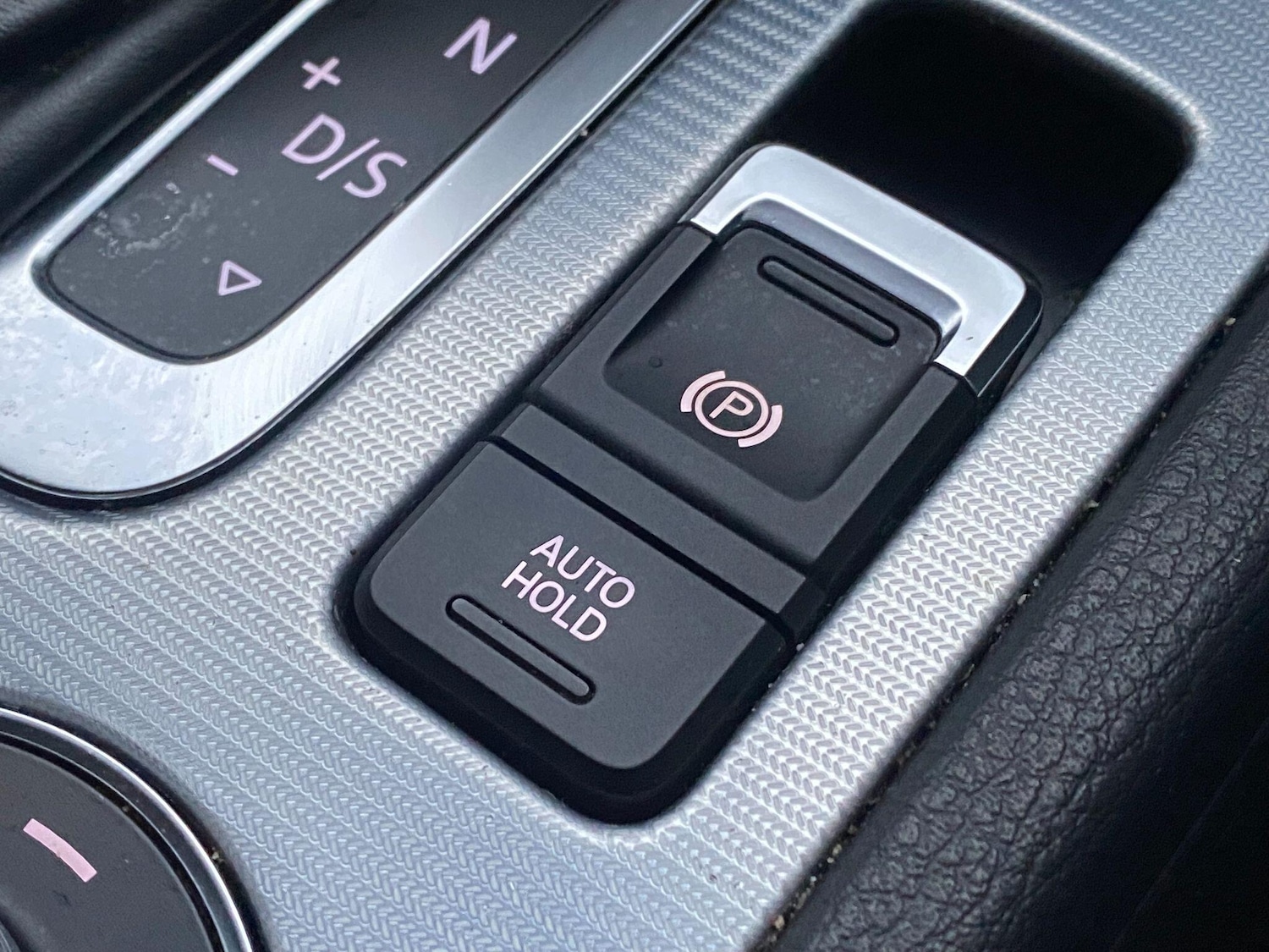 Used Volkswagen Touareg 2016 for sale - 77612285: Photo 37