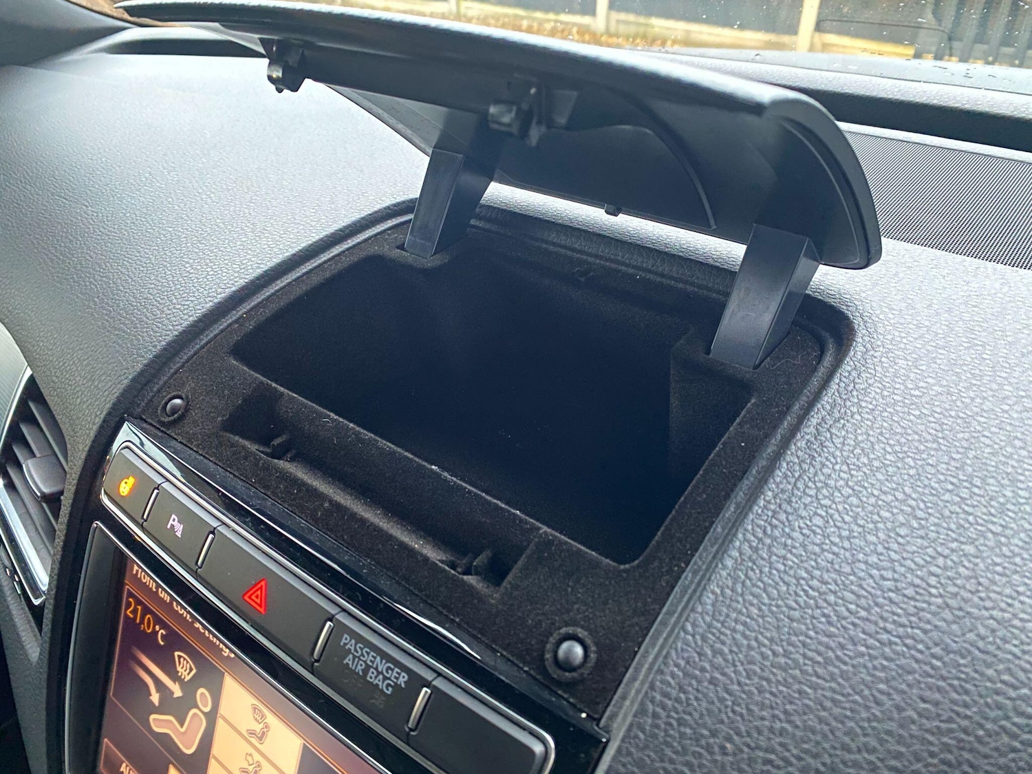 Used Volkswagen Touareg 2016 for sale - 77612285: Photo 40