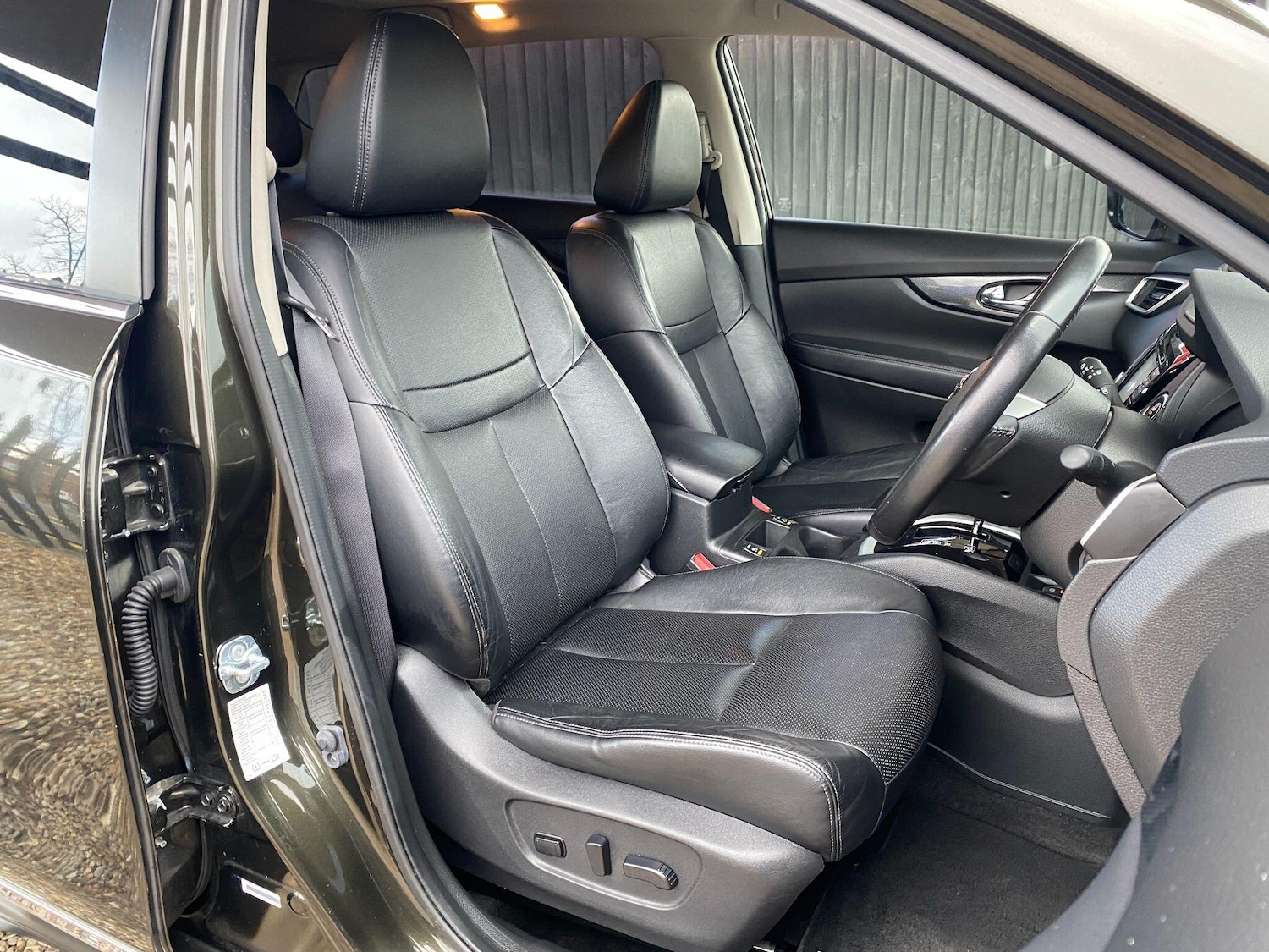 Used Nissan X-Trail 2016 for sale - 76964331: Photo 24