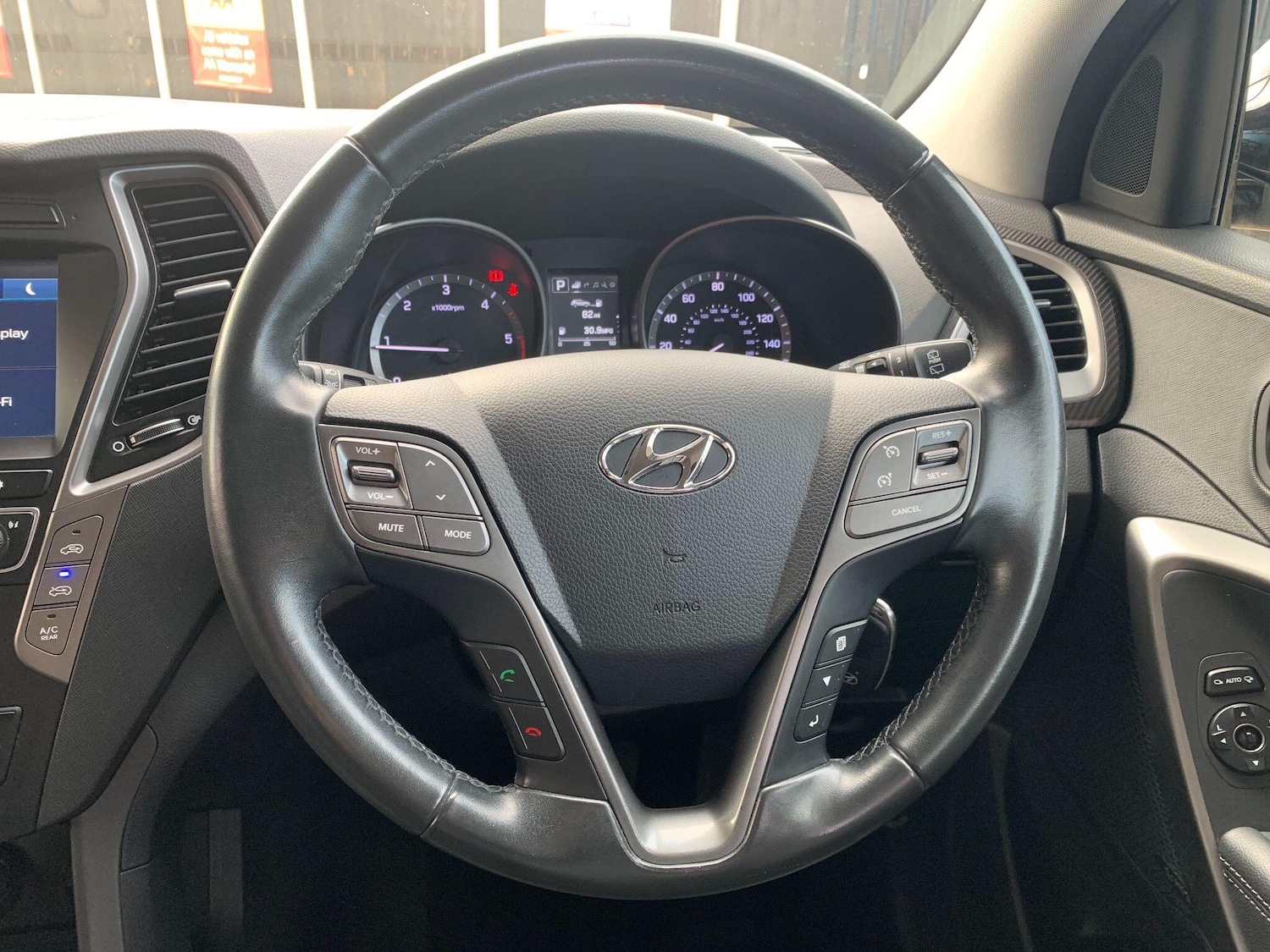 Used Hyundai Santa Fe 2017 for sale - 76433075: Photo 14