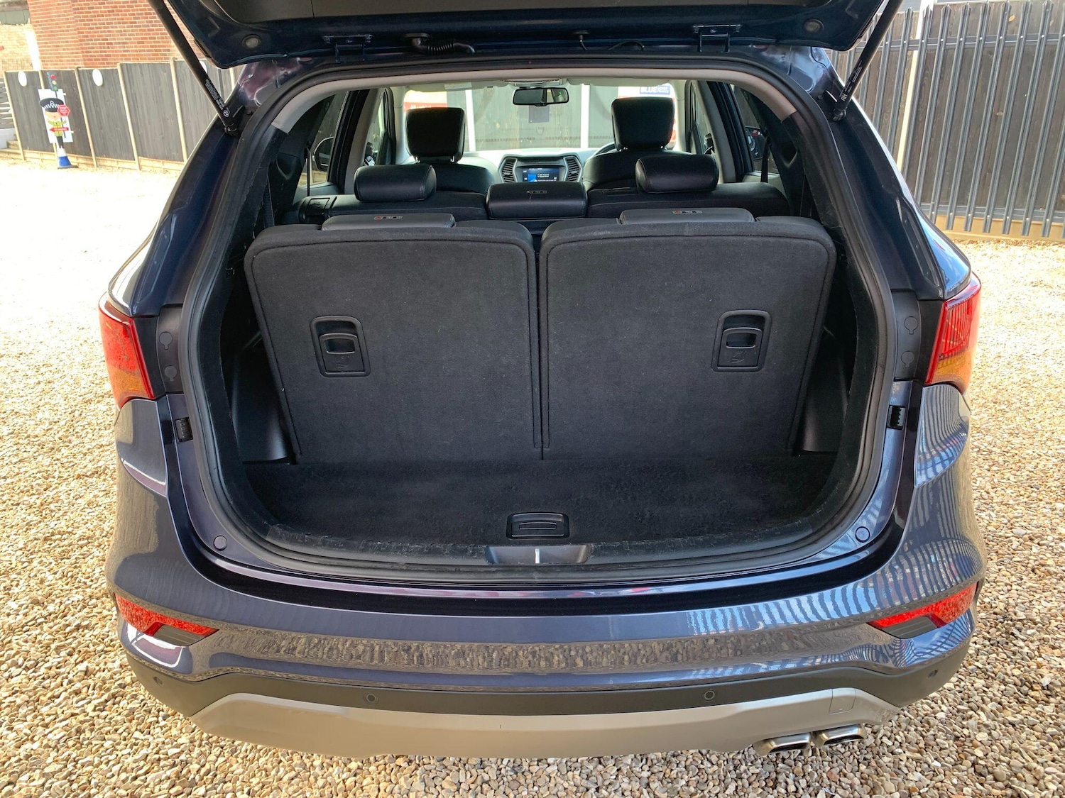 Used Hyundai Santa Fe 2017 for sale - 76433075: Photo 15