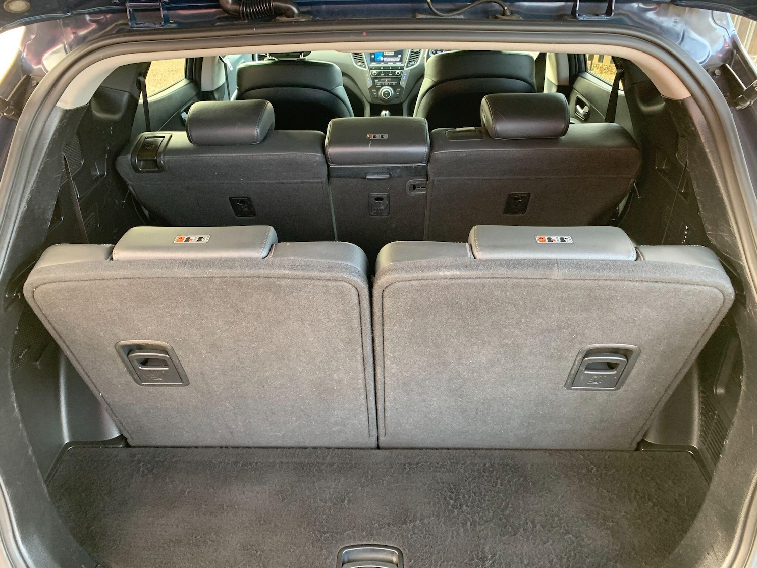 Used Hyundai Santa Fe 2017 for sale - 76433075: Photo 16