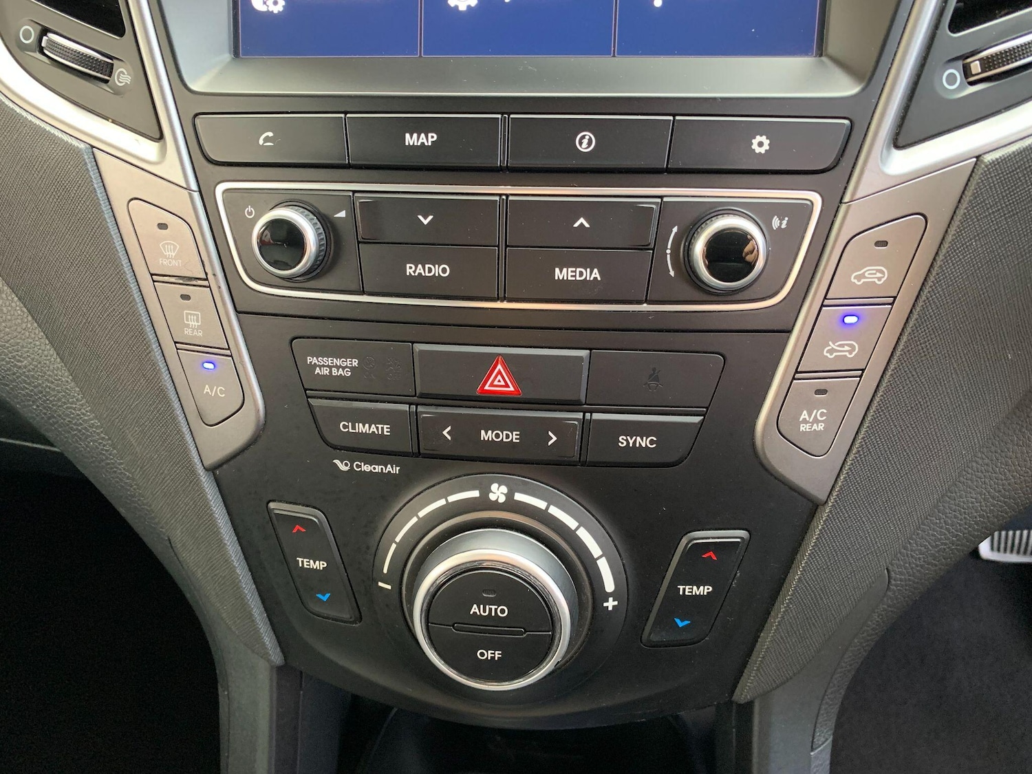 Used Hyundai Santa Fe 2017 for sale - 76433075: Photo 28