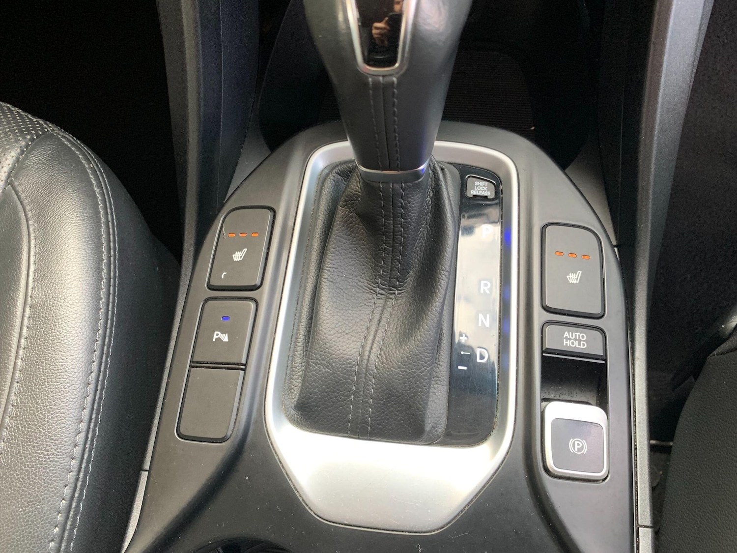 Used Hyundai Santa Fe 2017 for sale - 76433075: Photo 30