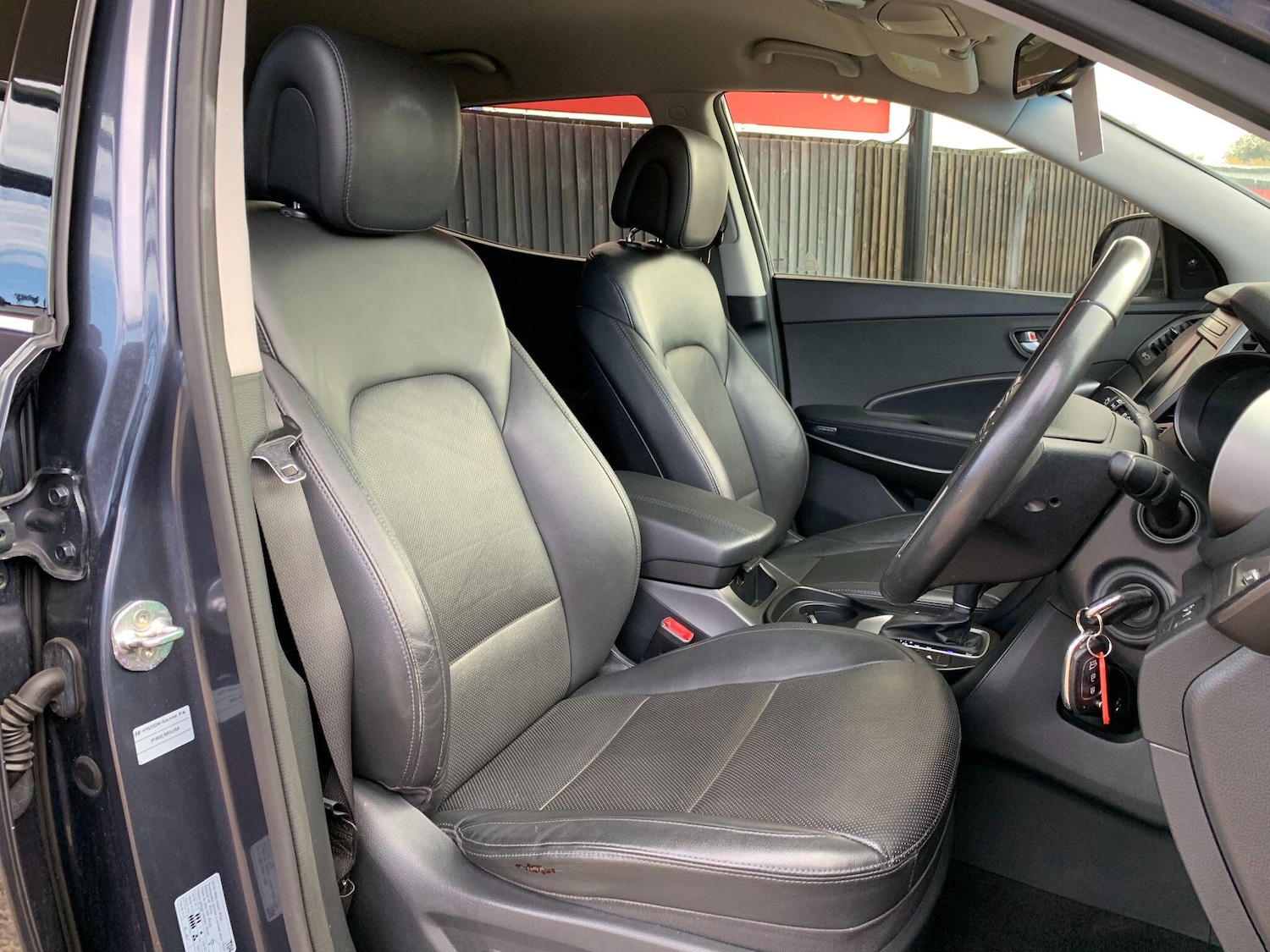 Used Hyundai Santa Fe 2017 for sale - 76433075: Photo 32