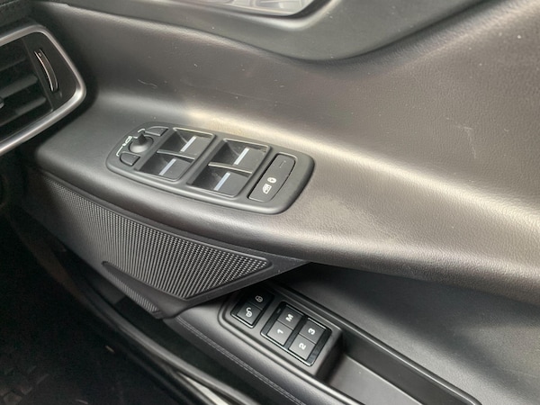Used Jaguar XE 2017 for sale - 75626755: Photo 26
