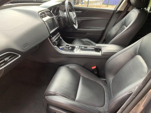 Used Jaguar XE 2017 for sale - 75626755: Photo 39